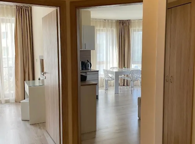 Deluxe South Bay Apartament