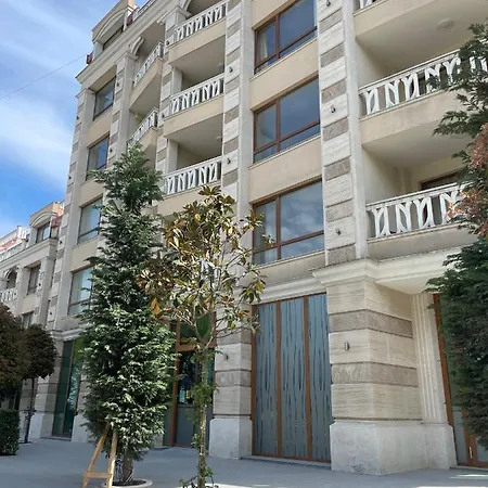 Deluxe South Bay Apartment Varna